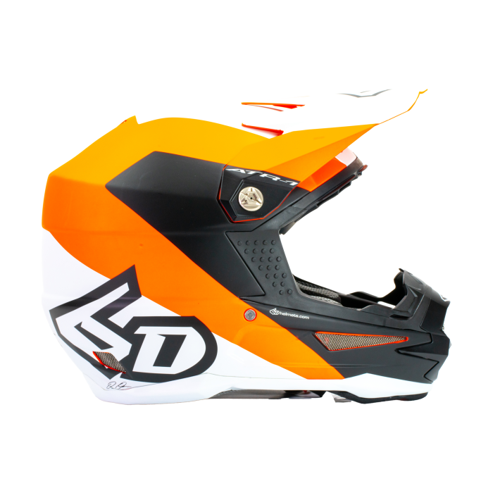 6d-crosshelm-atr-1-wedge-mat-oranje-1.png